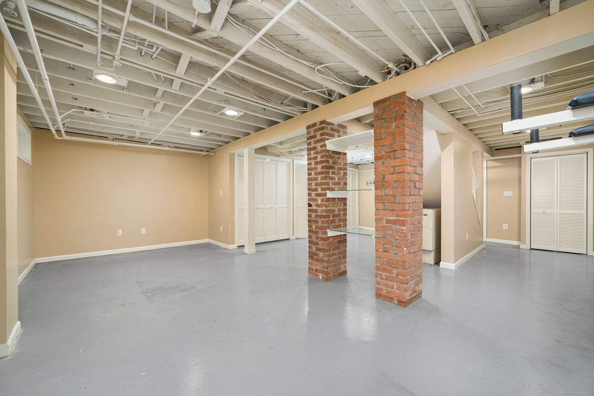 Empty room, Interior, Recessed Lighting, Stone Walls