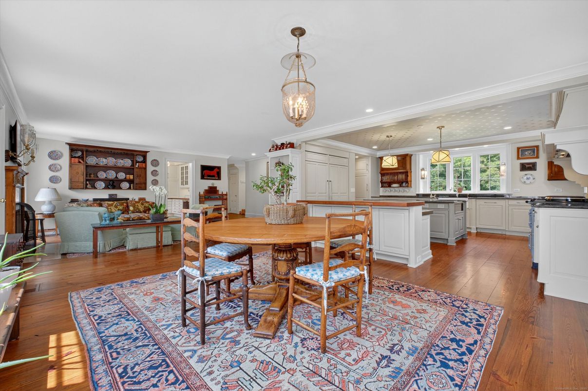Dining room, Interior, Living room, Pendant Lights, Recessed Lighting, Wood Texture Flooring