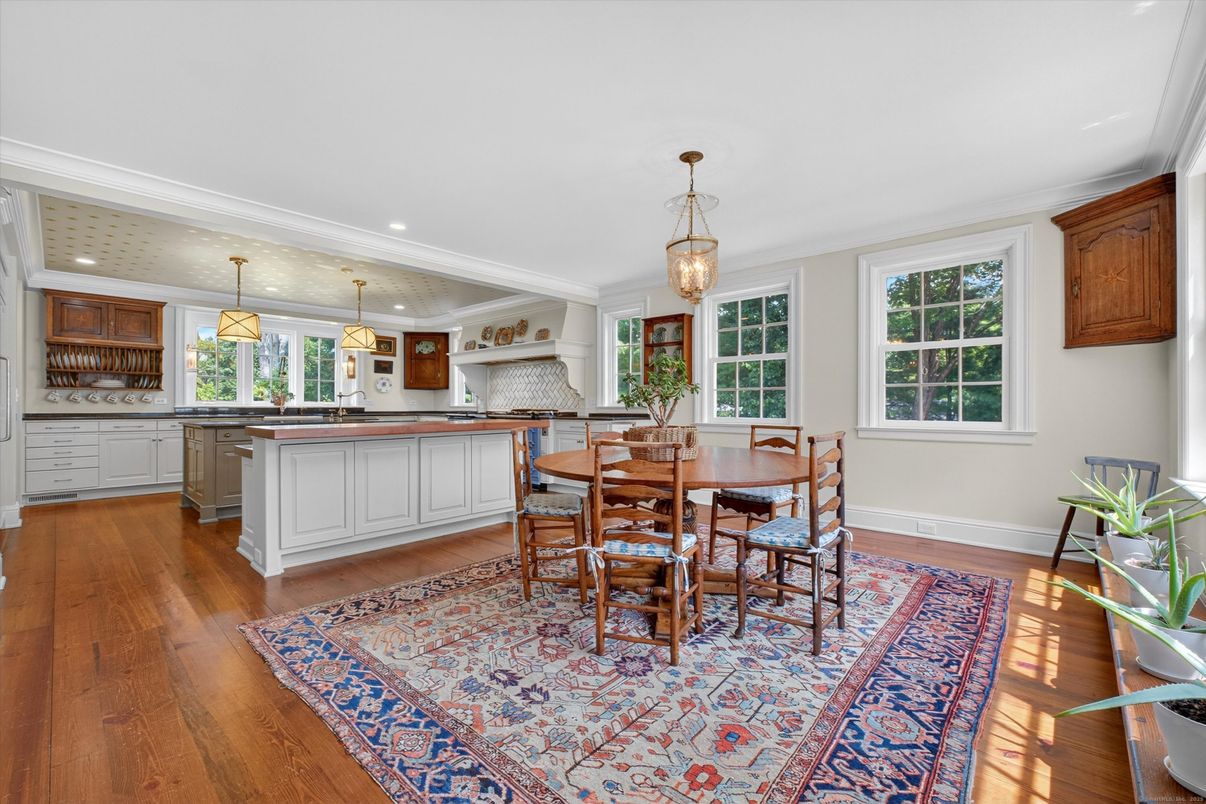 Dining room, Interior, Kitchen, Pendant Lights, Recessed Lighting, Wood Texture Flooring