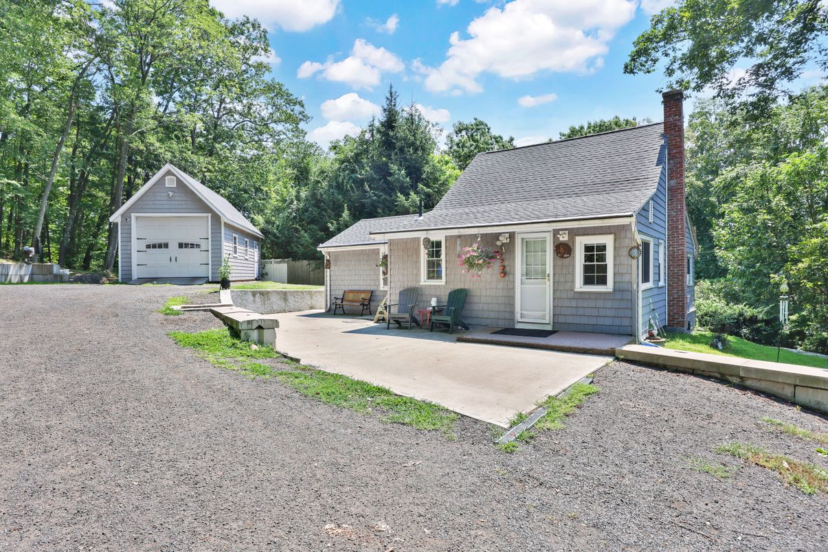 Backyard, Detached Garage, Exterior