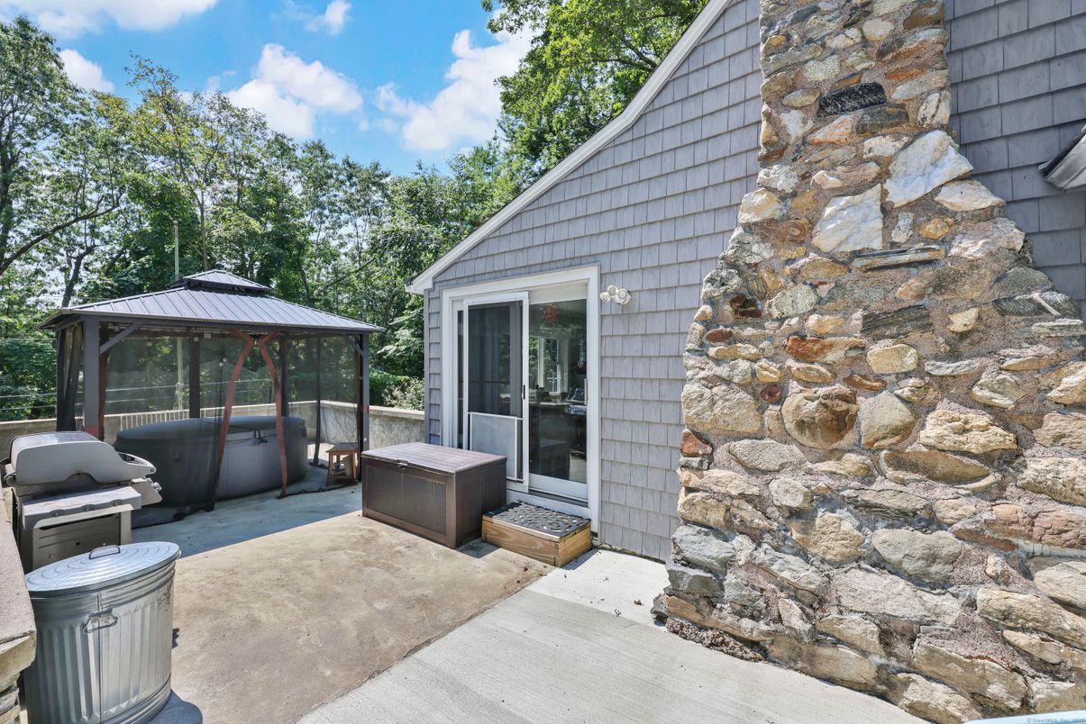 Exterior, Hot Tub