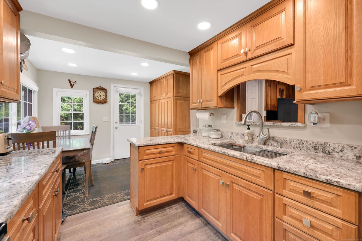 Dining room, Interior, Kitchen, Recessed Lighting, Wood Texture Flooring