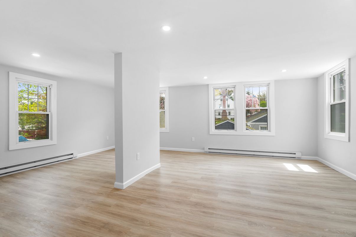 Empty room, Interior, Recessed Lighting, Wood Texture Flooring