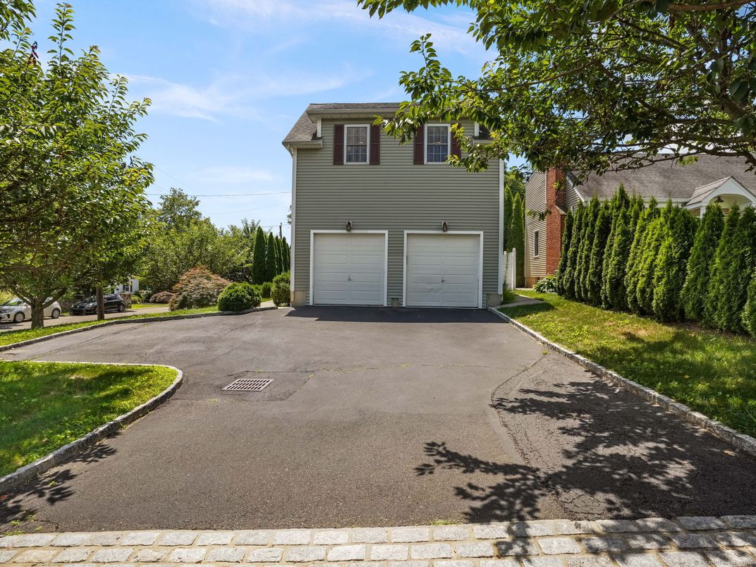 Detached Garage, Exterior