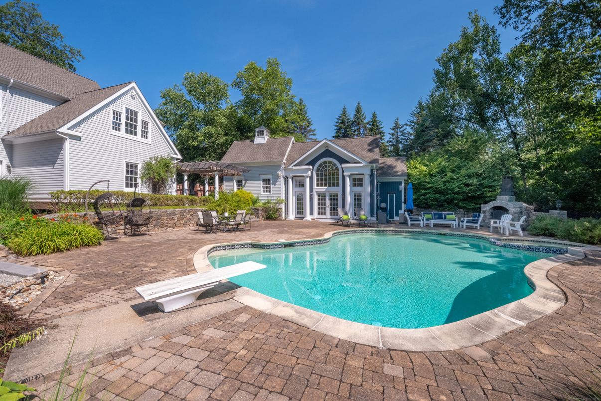 Exterior, Pool