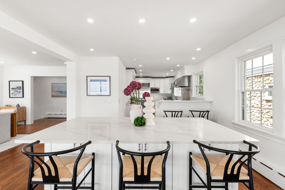 Dining room, Interior, Kitchen, Recessed Lighting, Wood Texture Flooring