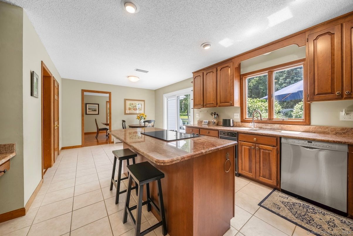 Dining room, Interior, Kitchen, Recessed Lighting