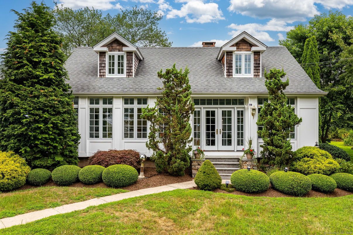 Exterior, Facade, Cape Cod