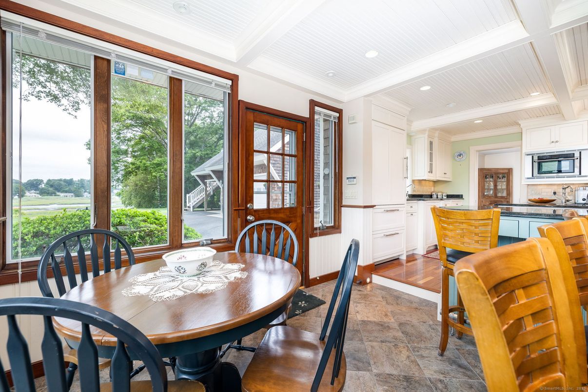 Dining room, Interior, Kitchen, Recessed Lighting, Wood Texture Flooring