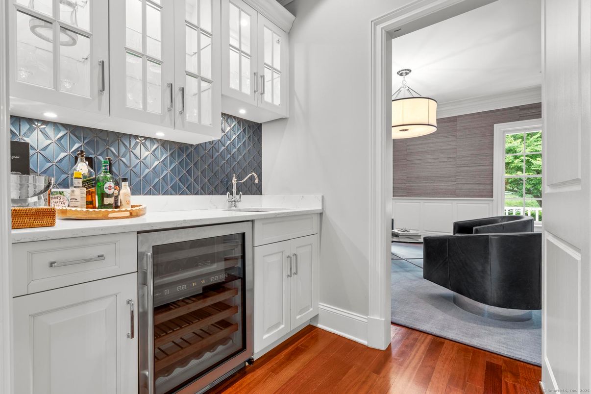 Interior, Kitchen, Pendant Lights, Wood Texture Flooring