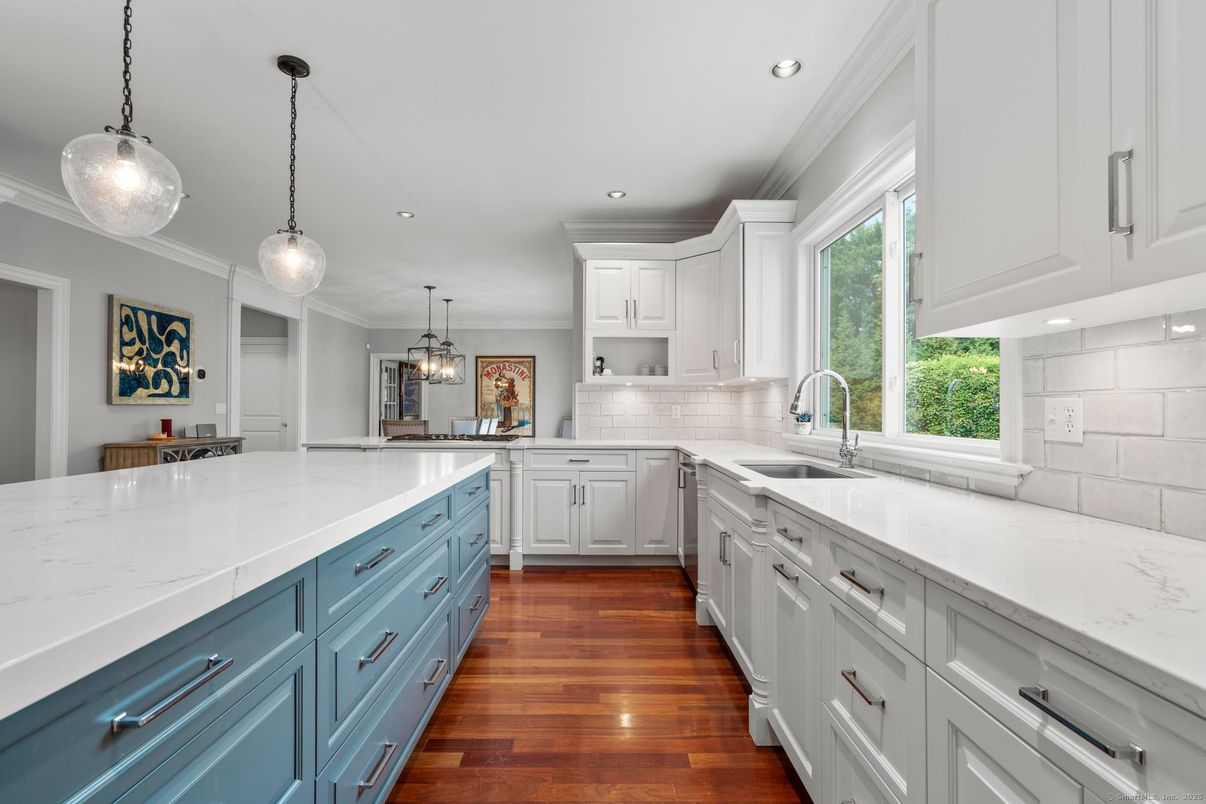 Interior, Kitchen, Pendant Lights, Recessed Lighting, Wood Texture Flooring