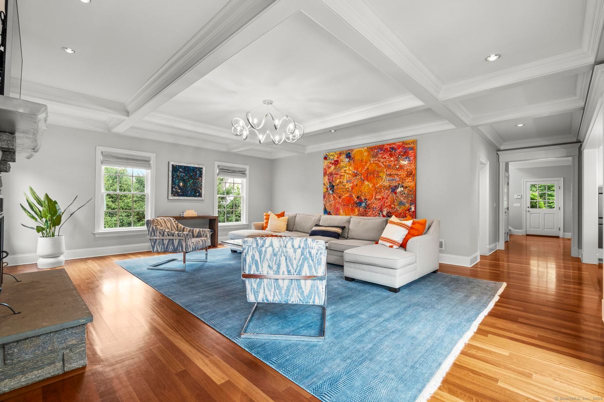 Interior, Living room, Pendant Lights, Recessed Lighting, Wood Texture Flooring