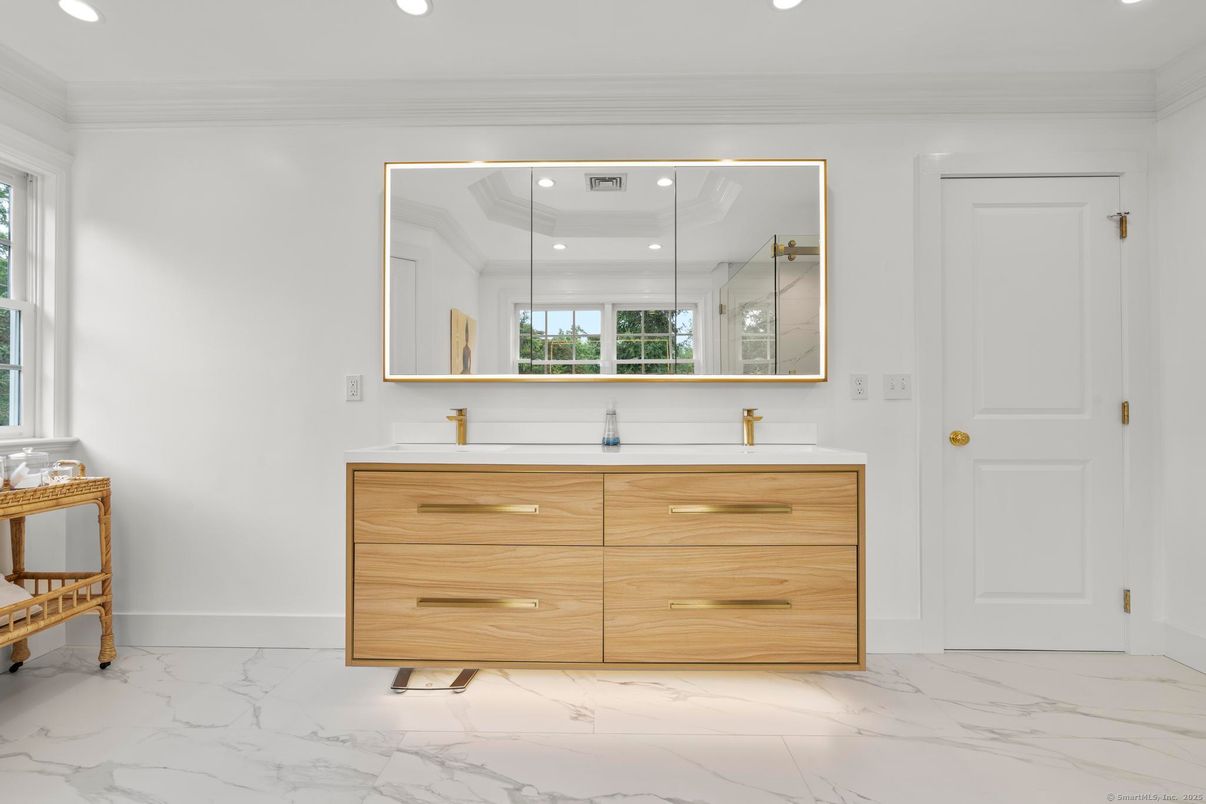 Bathroom, Interior, Marble, Recessed Lighting