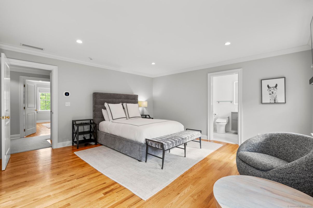 Bathroom, Bedroom, Interior, Recessed Lighting, Wood Texture Flooring