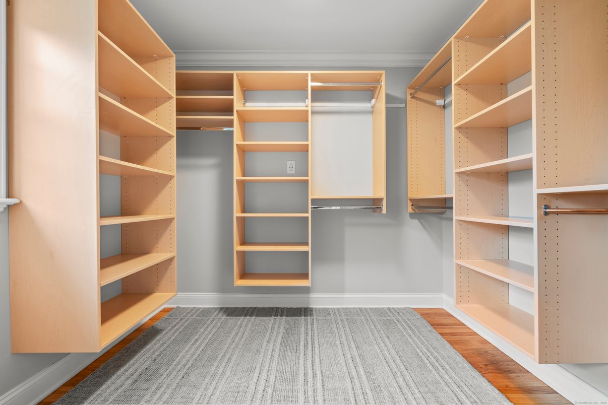 Interior, Walk-in Closets, Wood Texture Flooring