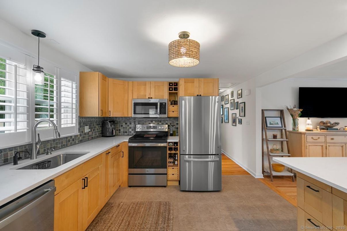 Interior, Kitchen, Pendant Lights, Stainless Steel Appliances