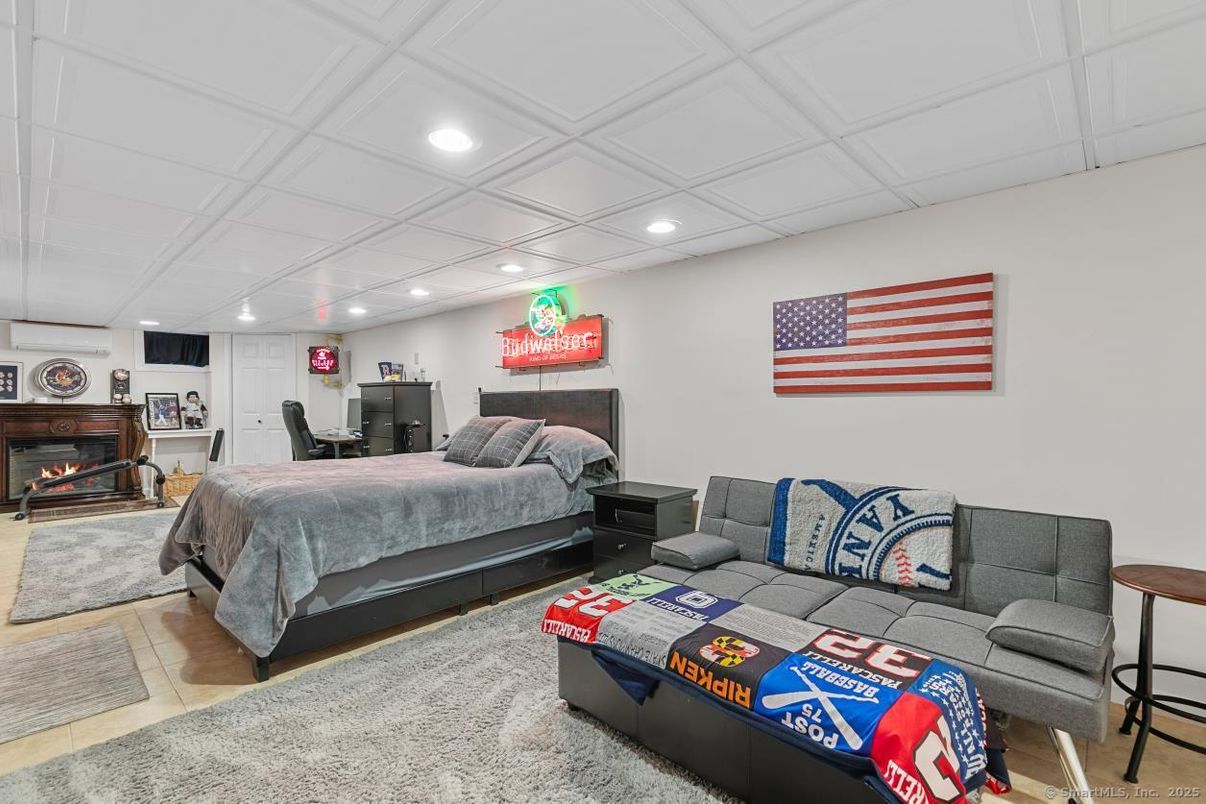 Bedroom, Fireplace, Interior, Recessed Lighting
