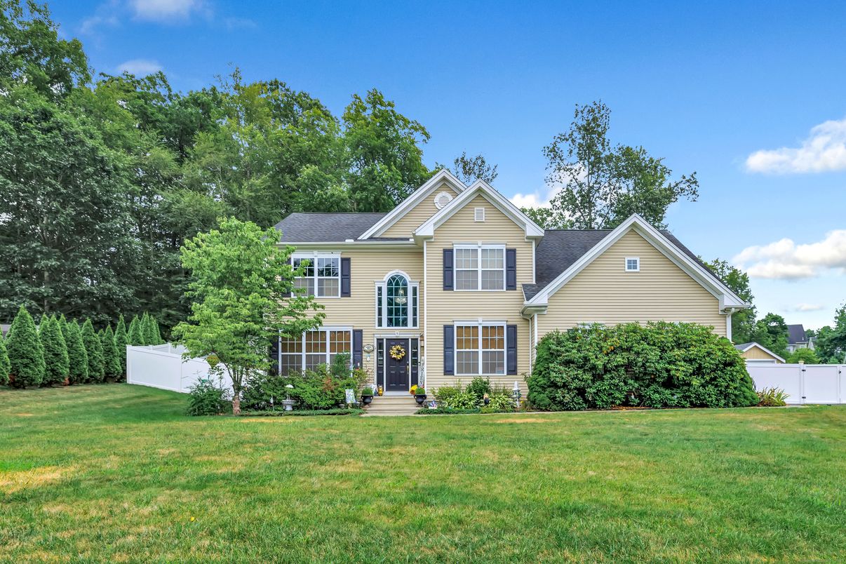 Backyard, Exterior, Facade, Farmhouse