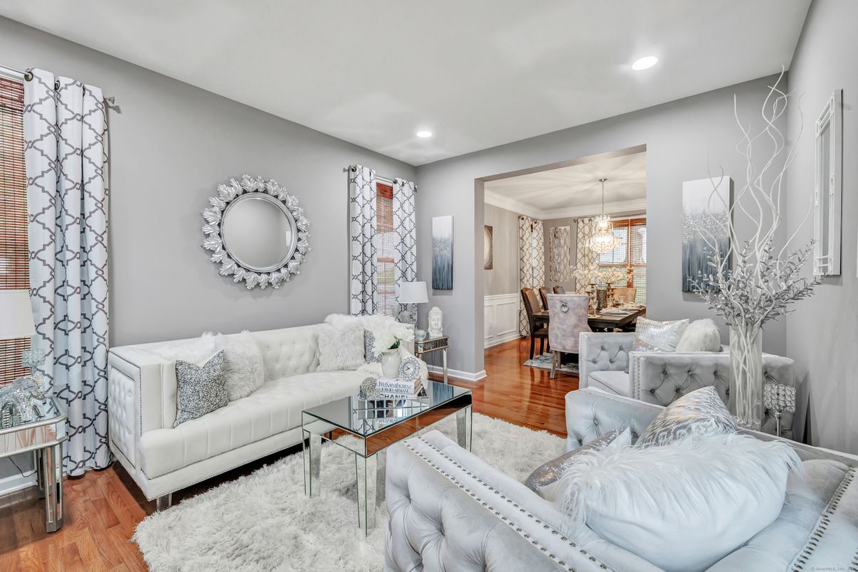 Chandelier, Dining room, Interior, Living room, Pendant Lights, Recessed Lighting, Wood Texture Flooring