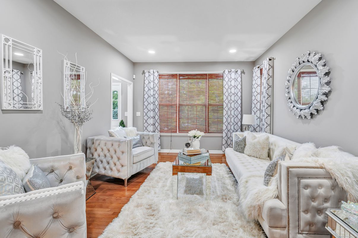 Interior, Living room, Recessed Lighting, Wood Texture Flooring