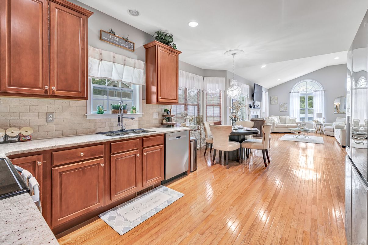 Dining room, Interior, Kitchen, Living room, Pendant Lights, Recessed Lighting, Wood Texture Flooring