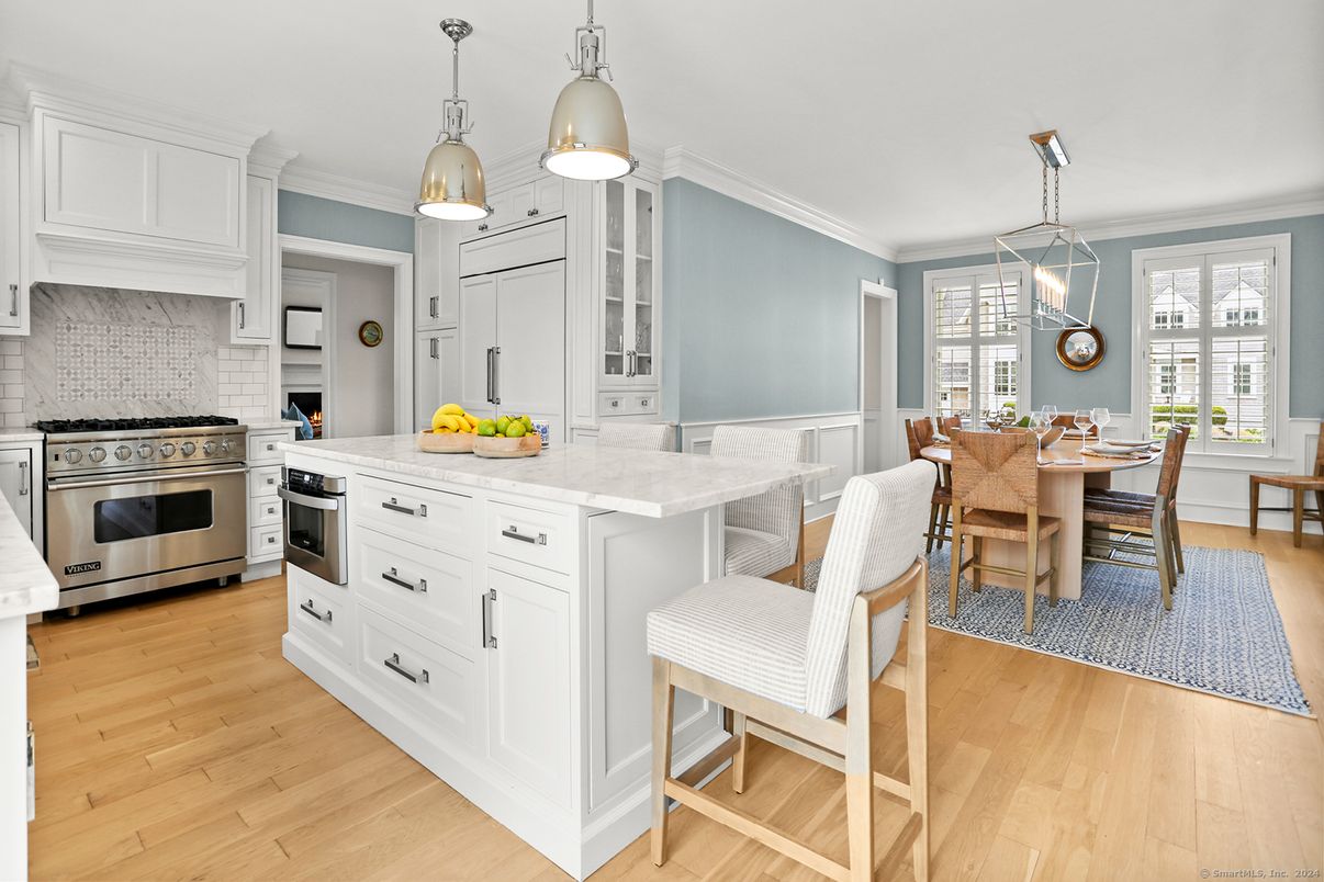 Dining room, Interior, Kitchen, Pendant Lights, Stainless Steel Appliances, Wood Texture Flooring