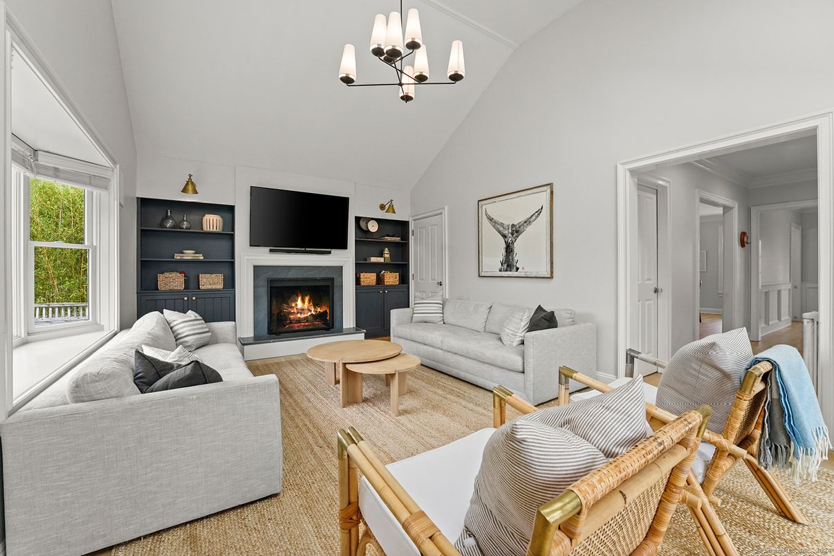 Chandelier, Fireplace, Interior, Living room