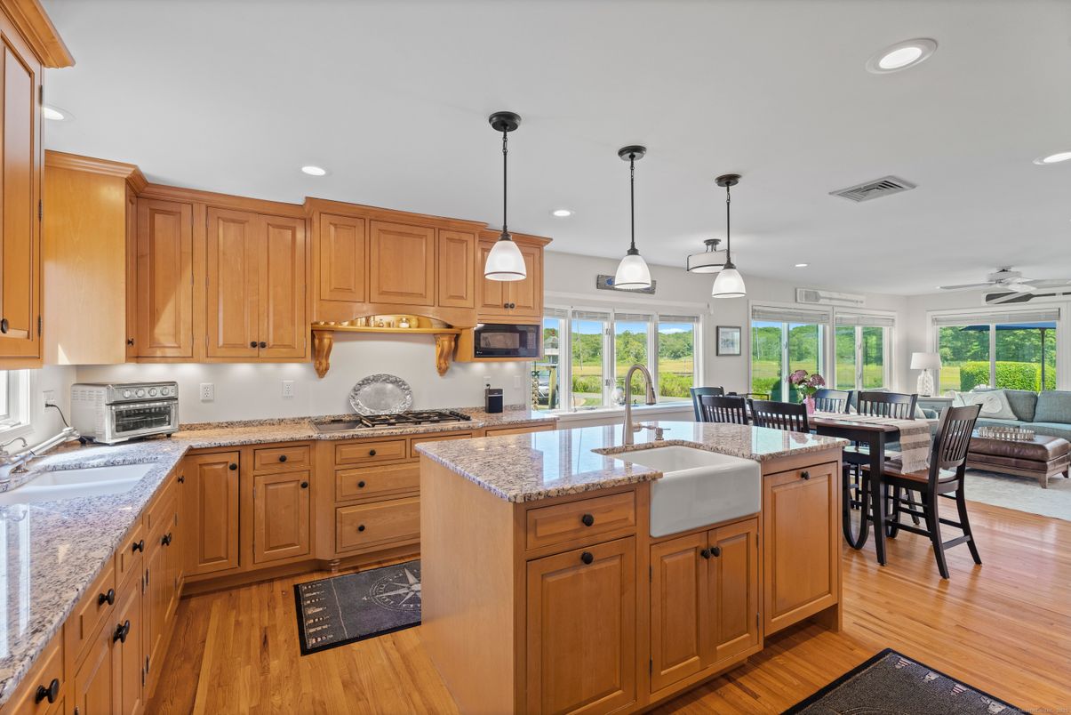 Dining room, Interior, Kitchen, Pendant Lights, Recessed Lighting, Wood Texture Flooring