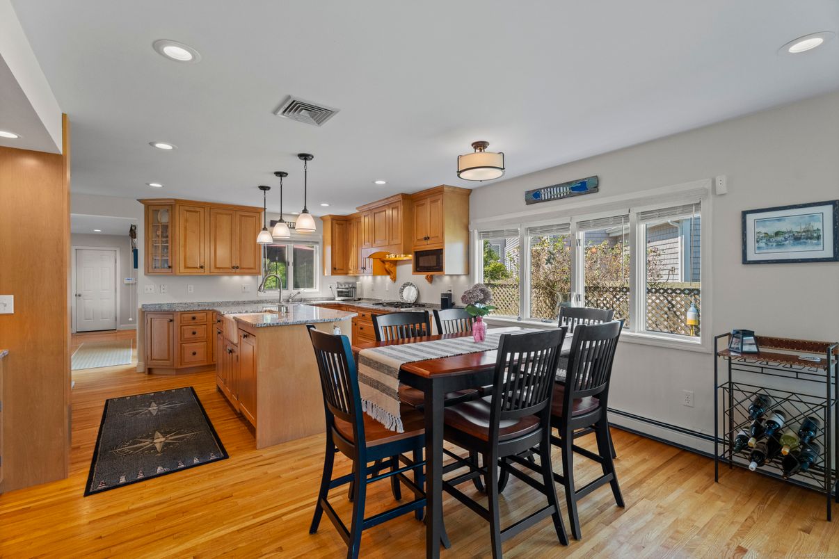 Dining room, Interior, Kitchen, Pendant Lights, Recessed Lighting, Wood Texture Flooring
