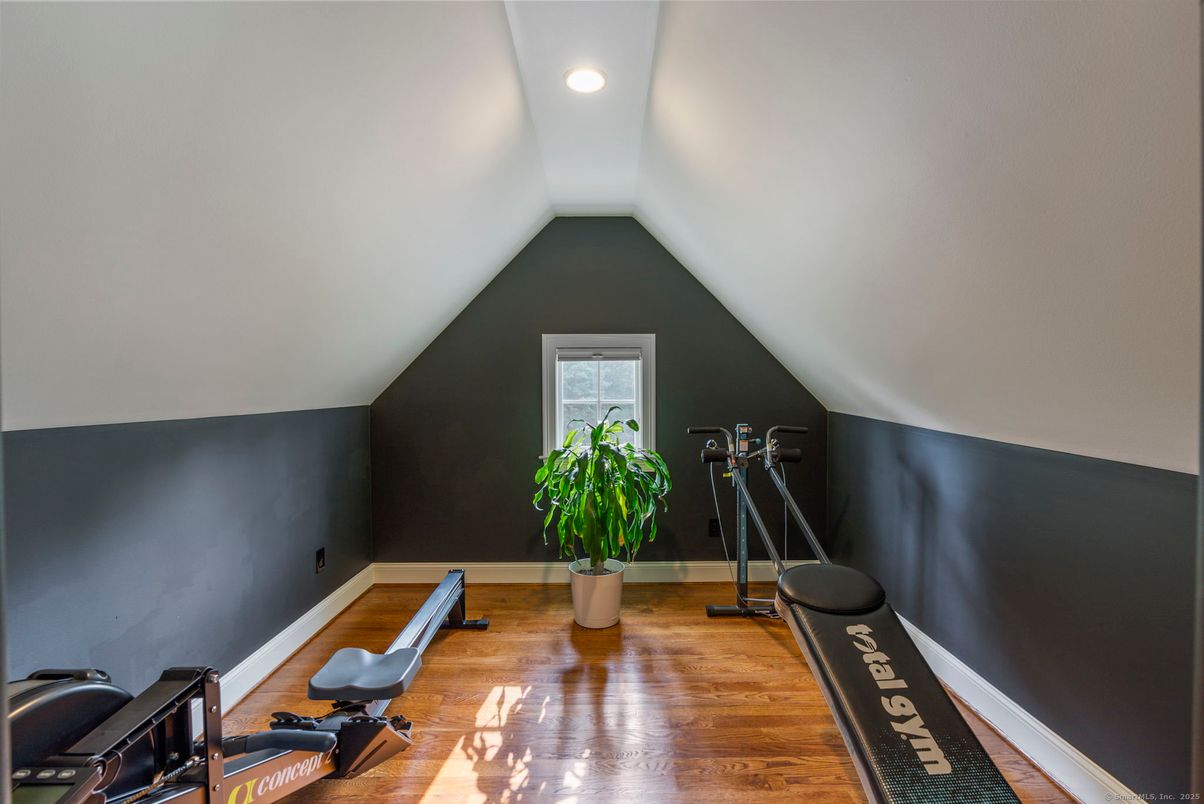 Fitness Equipment, Interior, Recessed Lighting, Wood Texture Flooring