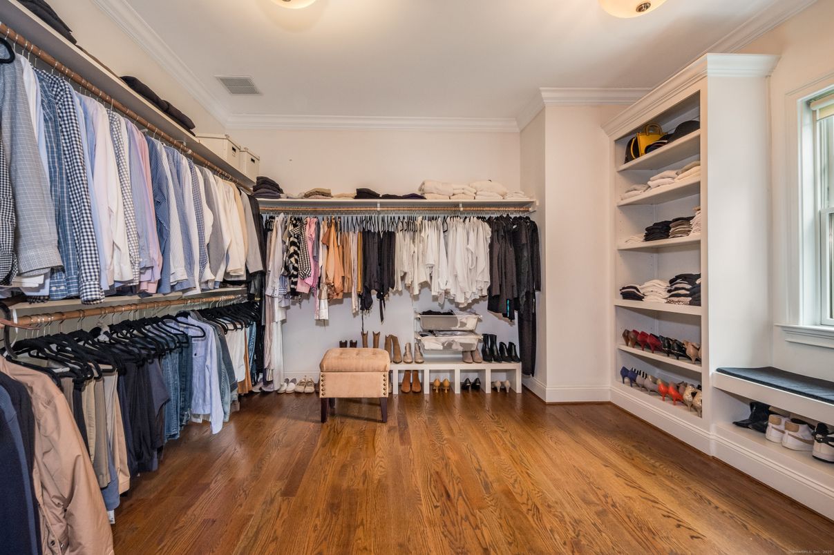 Interior, Walk-in Closets, Wood Texture Flooring