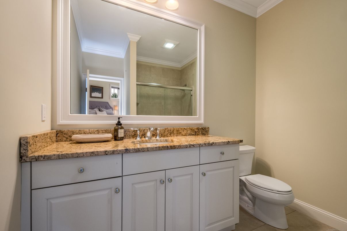 Bathroom, Interior, Recessed Lighting