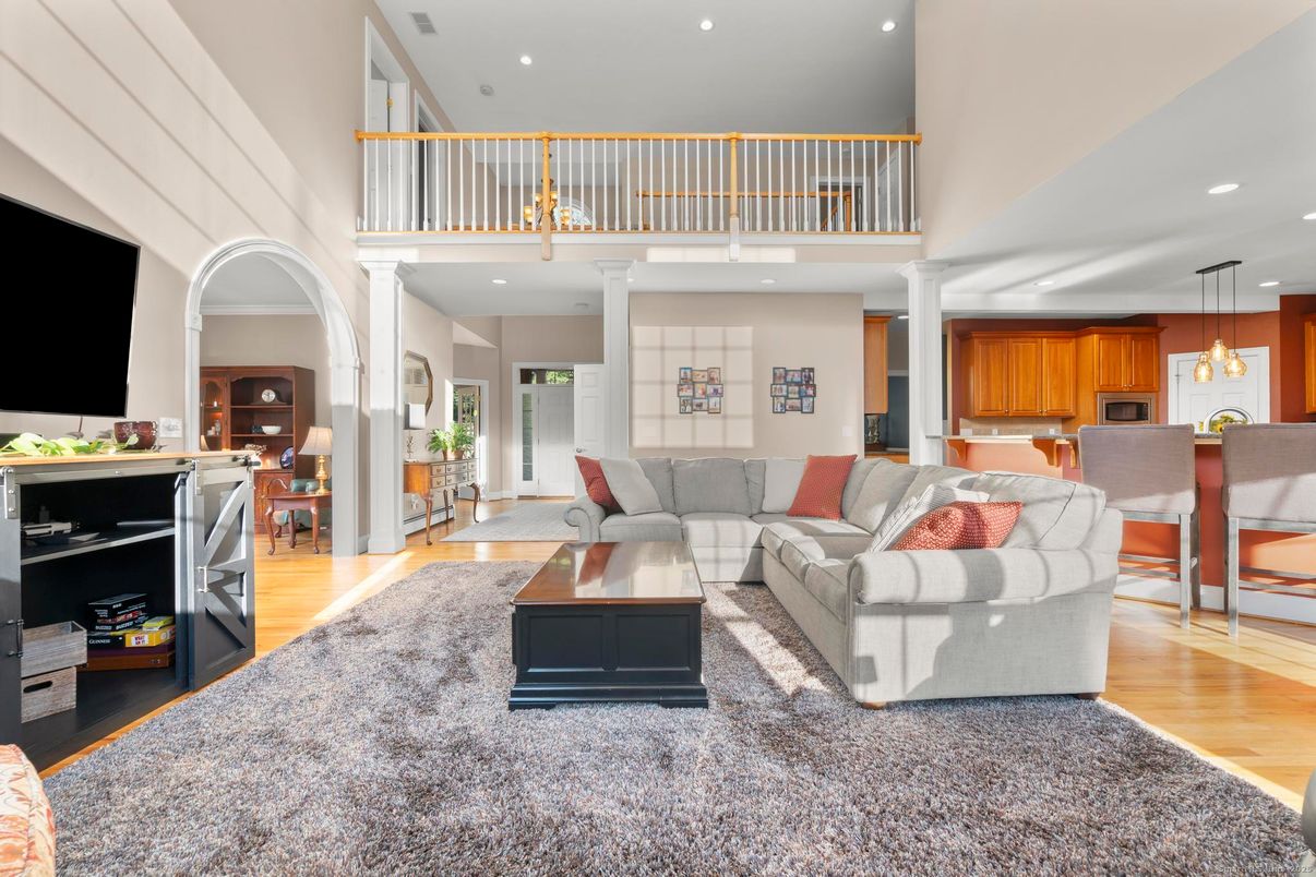 Dining room, Interior, Kitchen, Living room, Pendant Lights, Recessed Lighting, Wood Texture Flooring
