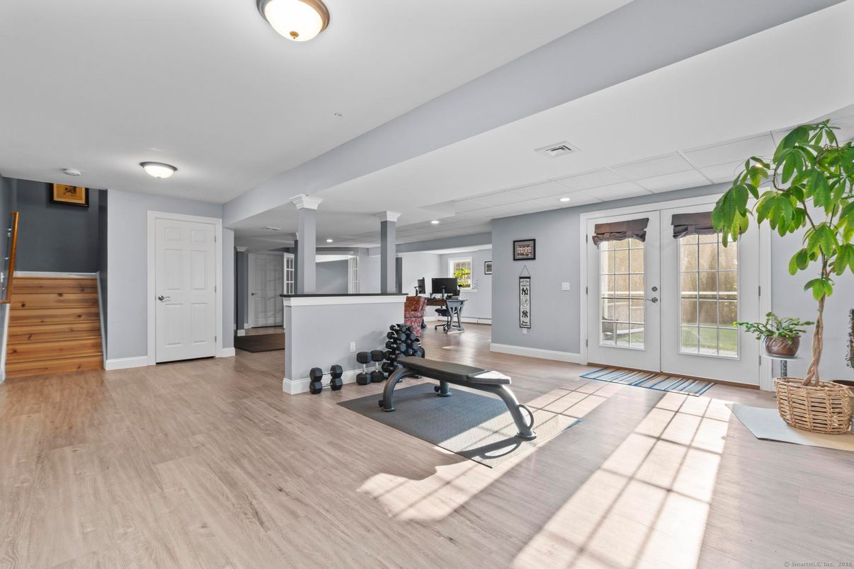 Fitness Equipment, Interior, Recessed Lighting, Wood Texture Flooring
