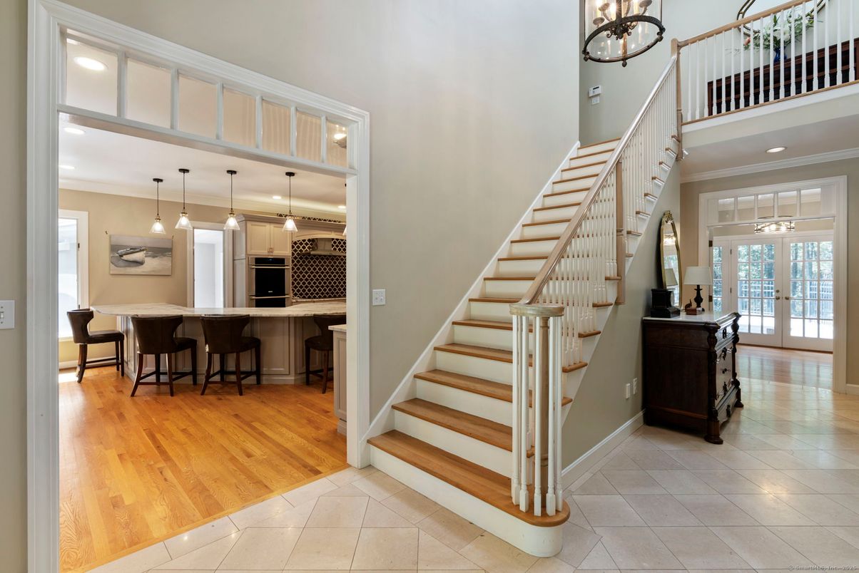 Interior, Pendant Lights, Wood Texture Flooring