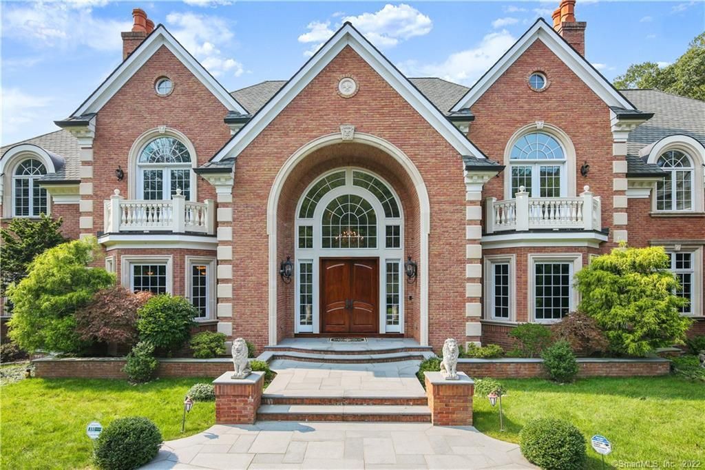 Exterior, Facade, Brick Facade, Brick Traditional