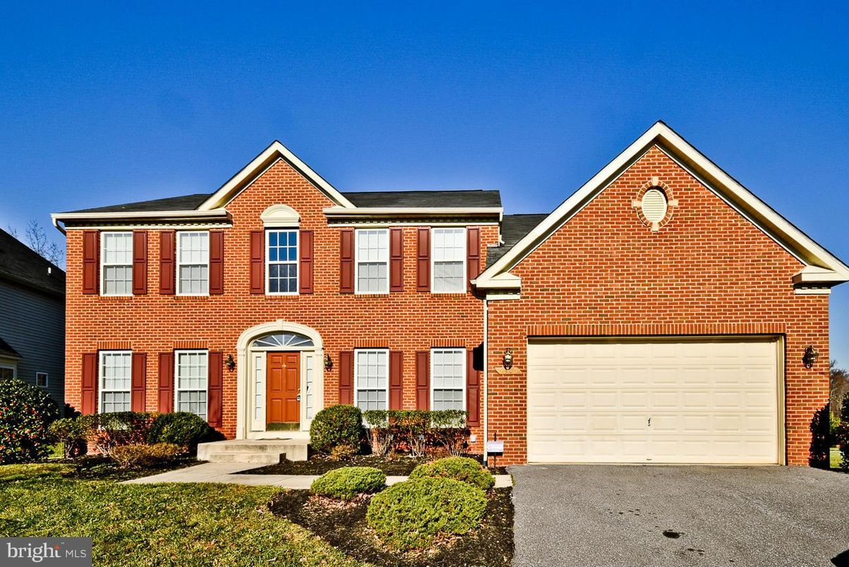 Attached, Exterior, Facade, Brick Facade, Brick Traditional