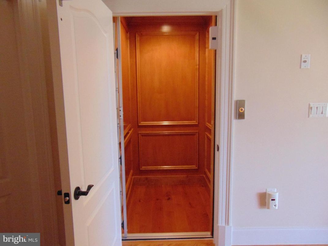 Elevator, Interior, Wooden Ceilings, Wood Texture Flooring, Wooden Walls