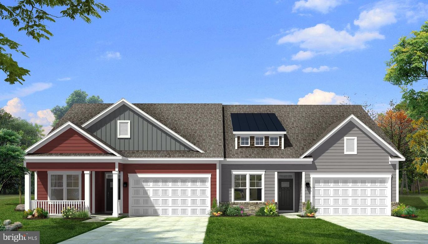 Attached, Exterior, Facade, Ranch