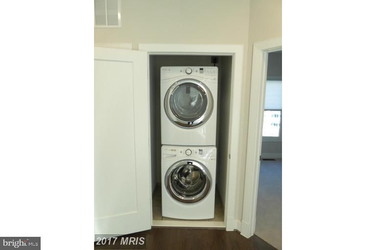 Interior, Utility Closets, Washer, Wood Texture Flooring