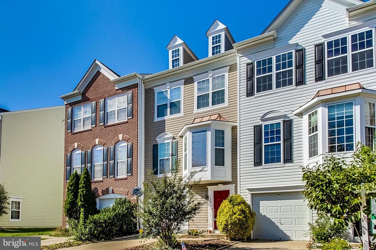 Attached, Exterior, Facade, Brick Facade, Rowhouse