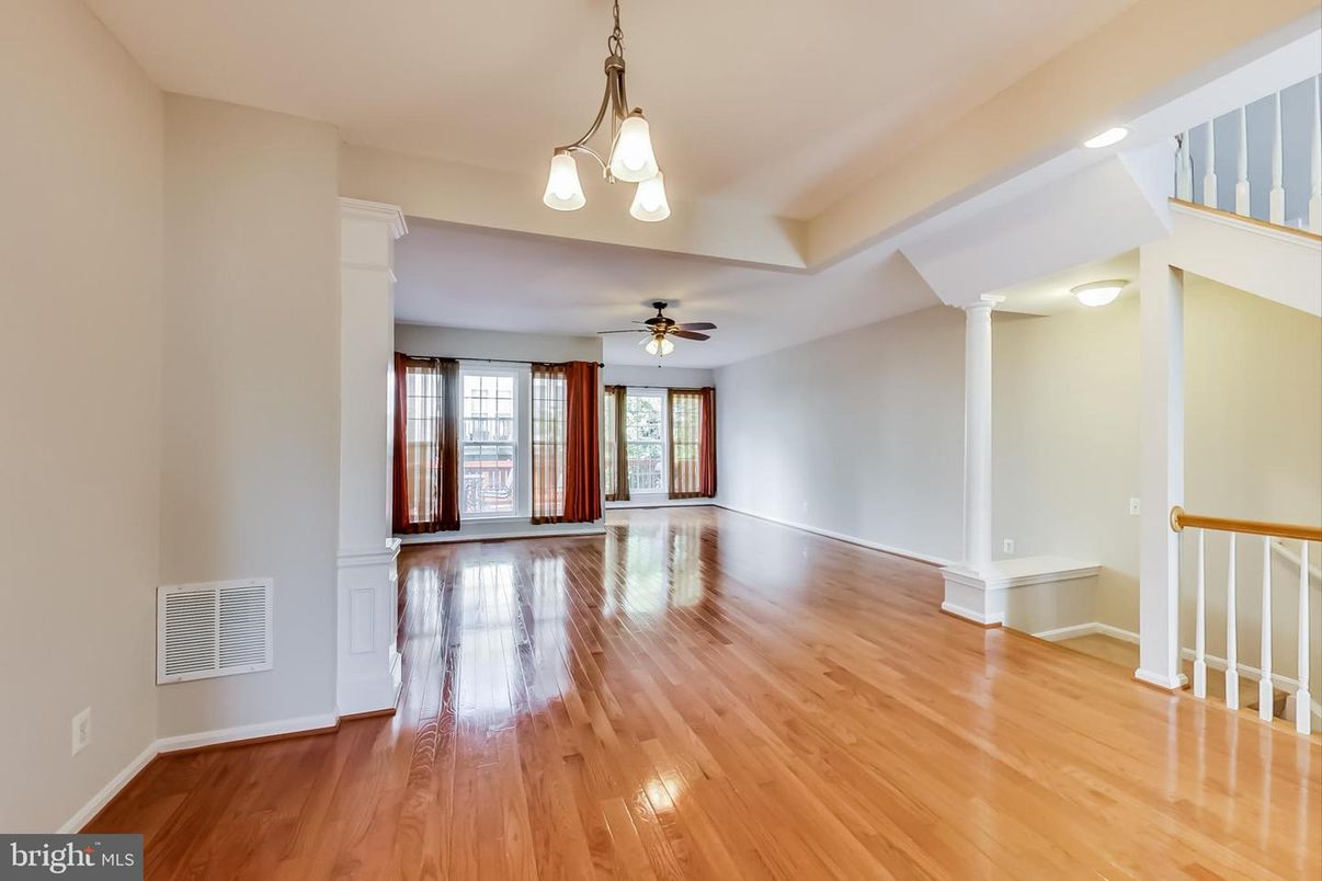 Empty room, Interior, Pendant Lights, Recessed Lighting, Wood Texture Flooring