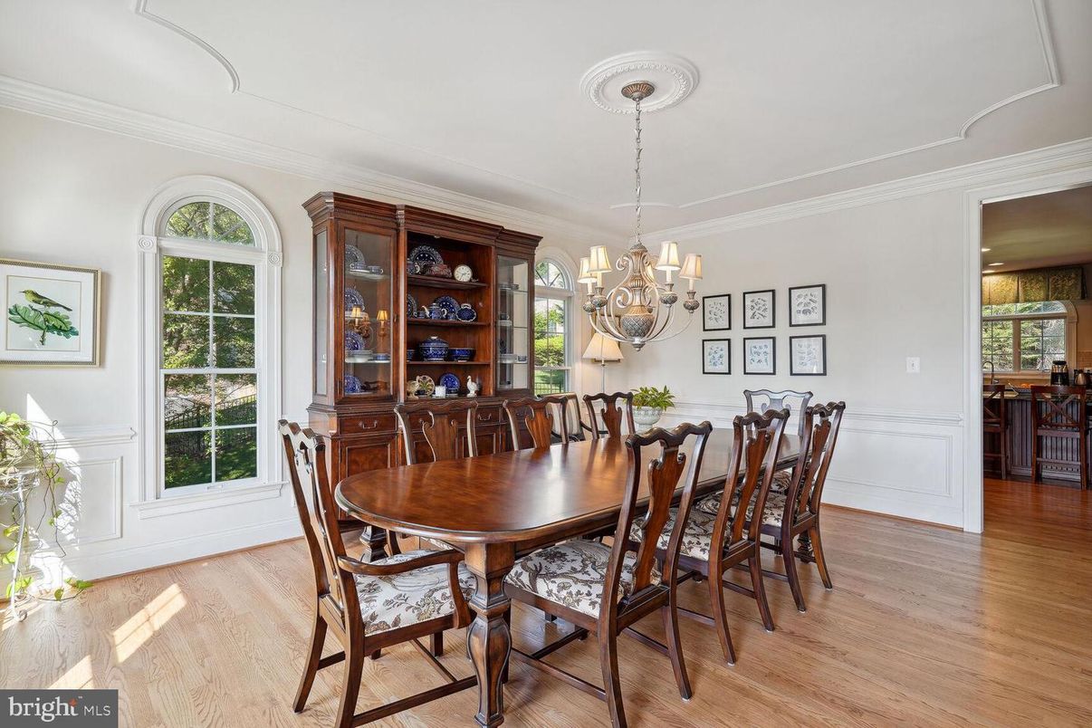 Chandelier, Dining room, Interior, Wood Texture Flooring