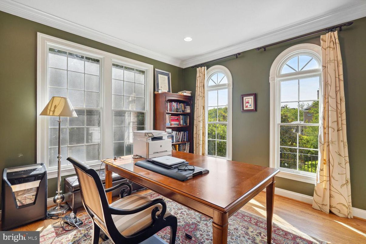 Home Office, Interior, Recessed Lighting, Wood Texture Flooring