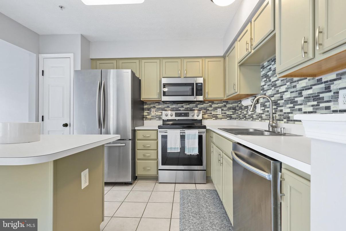 Interior, Kitchen, Stainless Steel Appliances