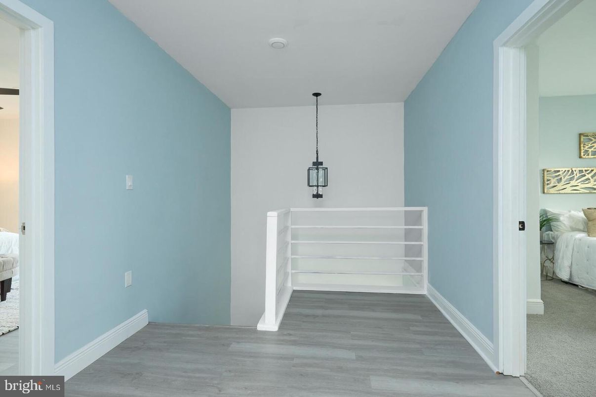 Bedroom, Interior, Pendant Lights, Wood Texture Flooring
