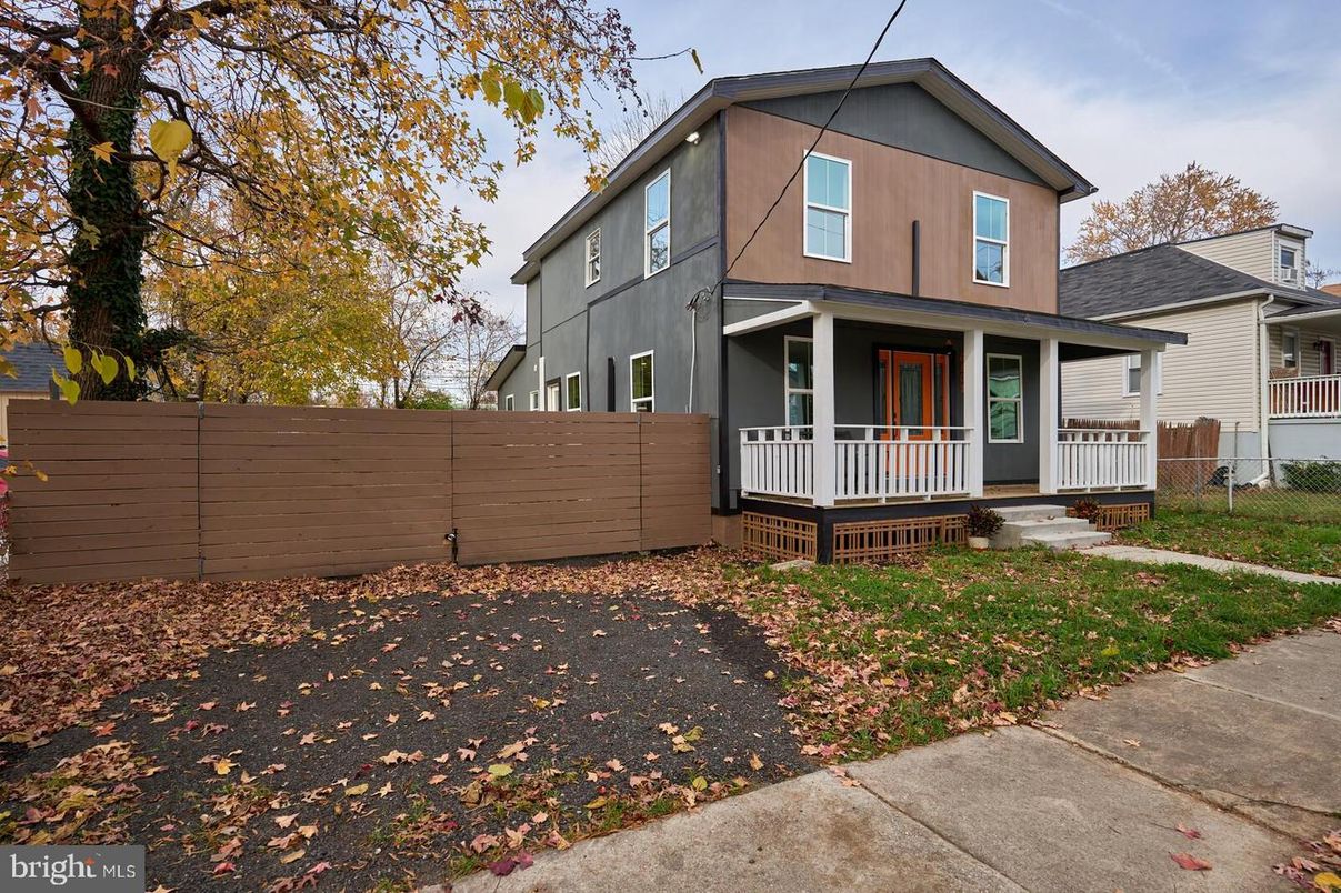 Exterior, Facade, American Craftsman