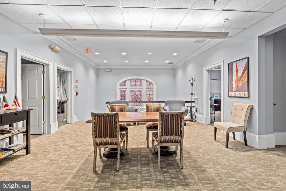 Dining room, Interior, Recessed Lighting
