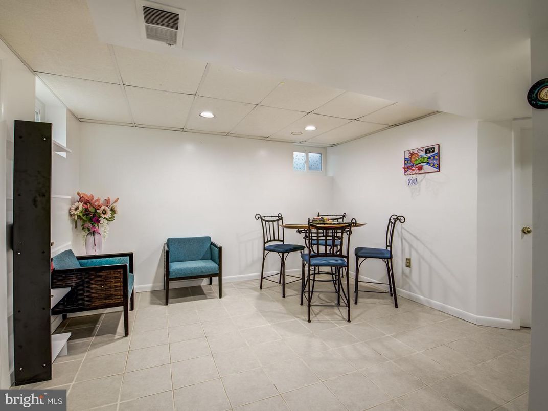 Dining room, Interior, Recessed Lighting