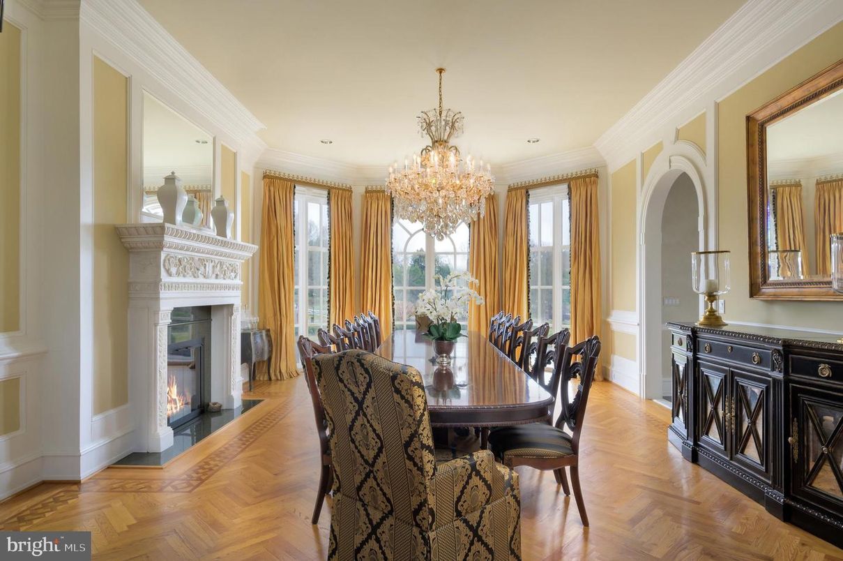 Chandelier, Dining room, Fireplace, Interior, Recessed Lighting, Wood Texture Flooring